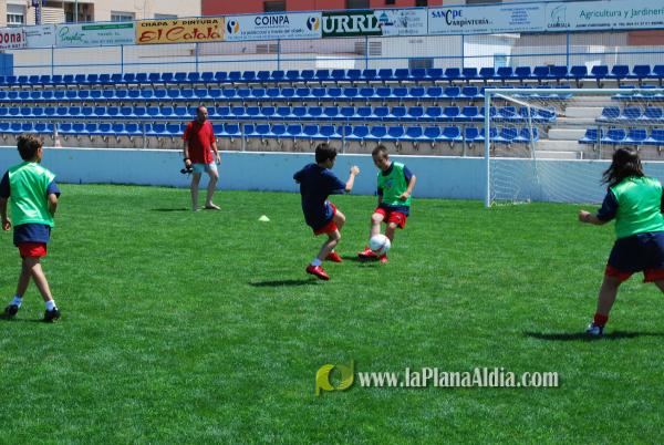 El San Fernando acoge el campus del Fútbol Base Burriana