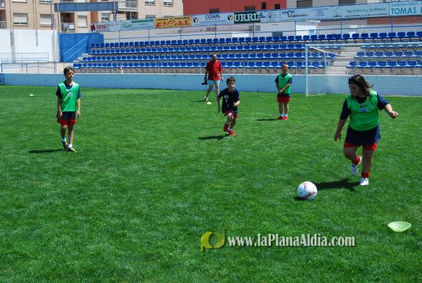 El San Fernando acoge el campus del Fútbol Base Burriana