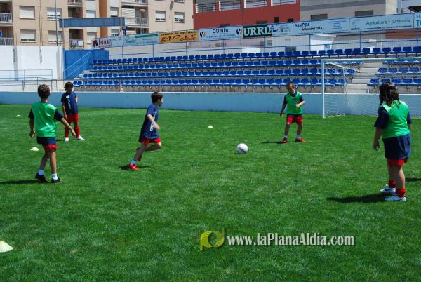 El San Fernando acoge el campus del Fútbol Base Burriana
