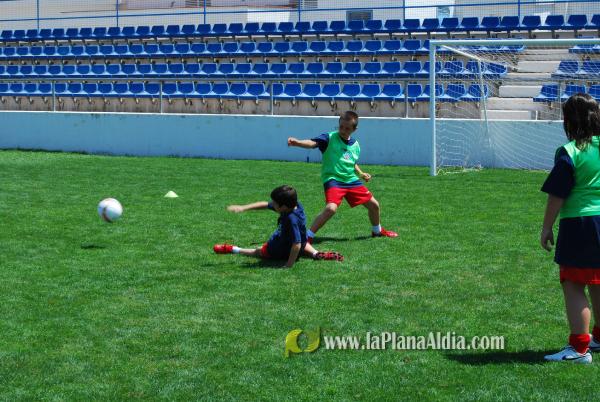 El San Fernando acoge el campus del Fútbol Base Burriana