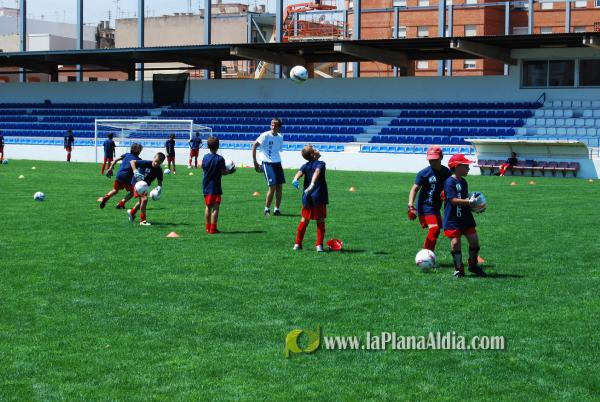 El San Fernando acoge el campus del Fútbol Base Burriana