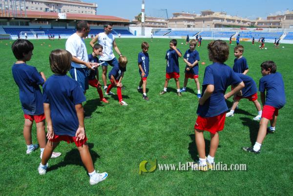 El San Fernando acoge el campus del Fútbol Base Burriana