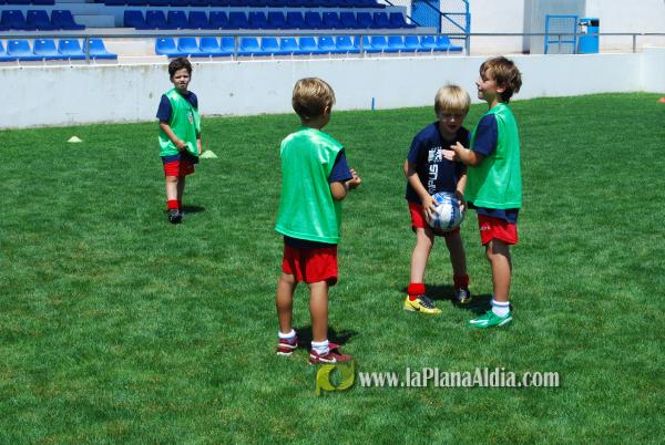 El San Fernando acoge el campus del Fútbol Base Burriana