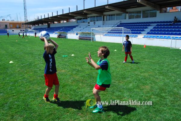 El San Fernando acoge el campus del Fútbol Base Burriana