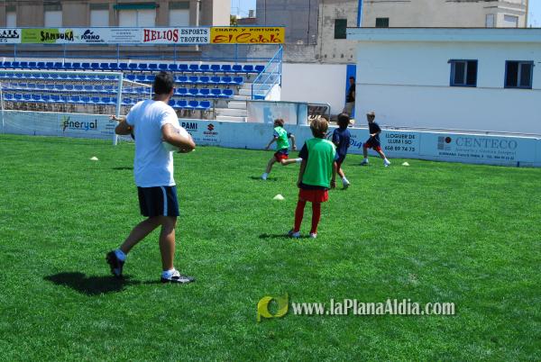 El San Fernando acoge el campus del Fútbol Base Burriana