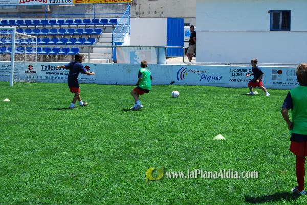 El San Fernando acoge el campus del Fútbol Base Burriana