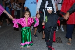 Más de cien peñas participan en el desfile de disfraces