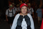 Más de cien peñas participan en el desfile de disfraces