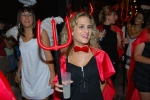 Más de cien peñas participan en el desfile de disfraces