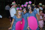 Más de cien peñas participan en el desfile de disfraces