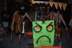 Más de cien peñas participan en el desfile de disfraces