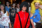 Más de cien peñas participan en el desfile de disfraces