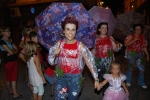 Más de cien peñas participan en el desfile de disfraces