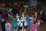 Más de cien peñas participan en el desfile de disfraces