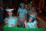 Más de cien peñas participan en el desfile de disfraces