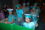 Más de cien peñas participan en el desfile de disfraces