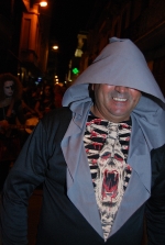Más de cien peñas participan en el desfile de disfraces