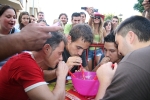sandías, cerveza y carreras de caballo