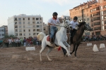sandías, cerveza y carreras de caballo