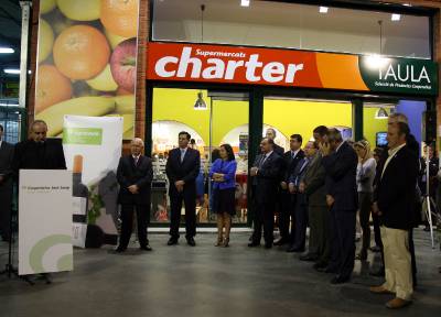 Maritina Hernández inaugura el nuevo supermercado Charter en la Cooperativa Sant Josep.