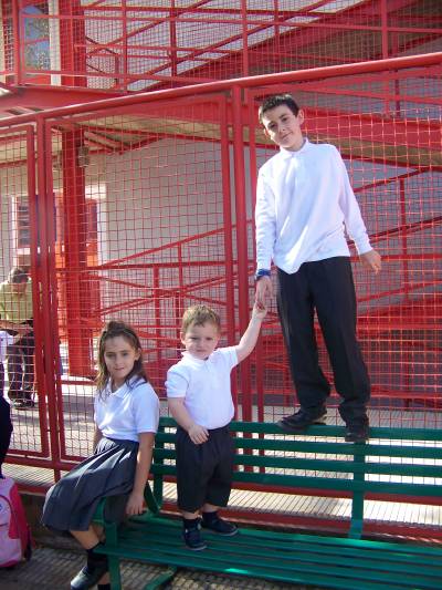 El colegio María Rosa Molas se pone el uniforme