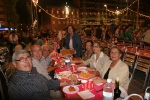 El sopar de pa i porta y los toros llenan las fiestas del Roser