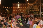 El sopar de pa i porta y los toros llenan las fiestas del Roser