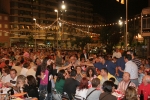 El sopar de pa i porta y los toros llenan las fiestas del Roser