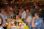 El sopar de pa i porta y los toros llenan las fiestas del Roser