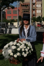 El sopar de pa i porta y los toros llenan las fiestas del Roser