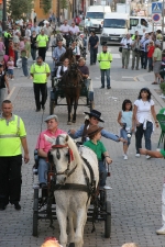 El sopar de pa i porta y los toros llenan las fiestas del Roser