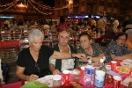 El sopar de pa i porta y los toros llenan las fiestas del Roser
