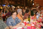 El sopar de pa i porta y los toros llenan las fiestas del Roser