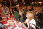 El sopar de pa i porta y los toros llenan las fiestas del Roser