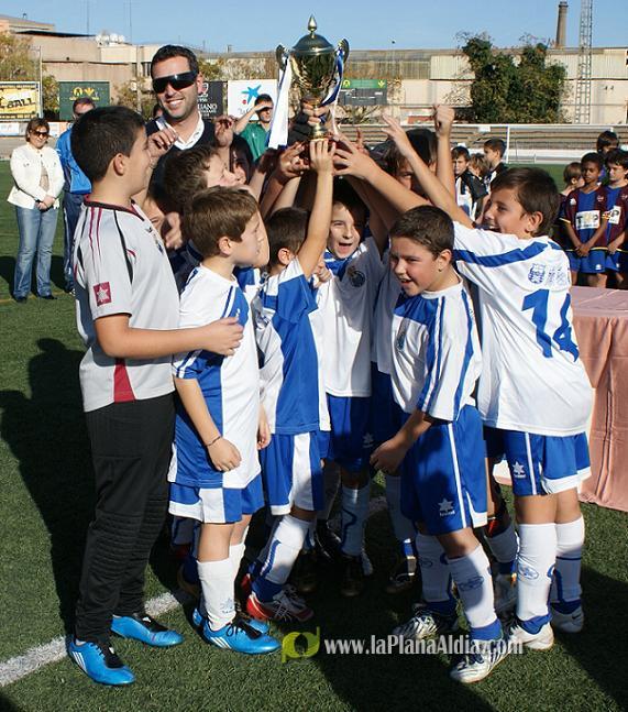 El Villarreal gana el II Trofeo Benjamín \'Ciutat de La Vall d\'Uixó\'
