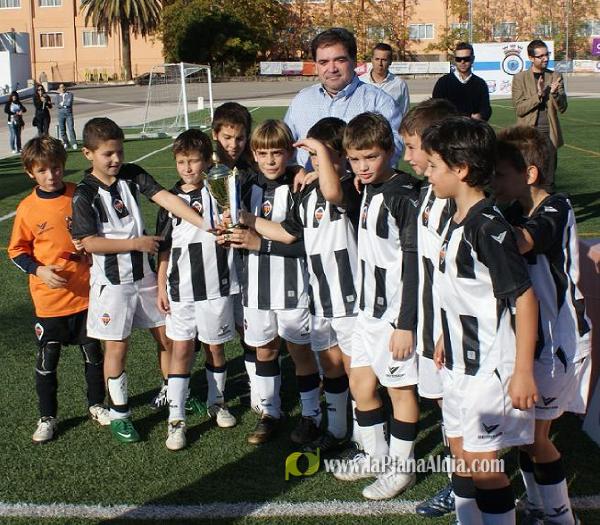 El Villarreal gana el II Trofeo Benjamín \'Ciutat de La Vall d\'Uixó\'
