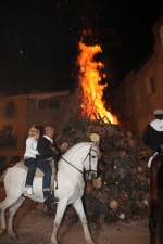 Borriol vive Sant Antoni con la hoguera y la procesión