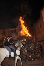 Borriol vive Sant Antoni con la hoguera y la procesión