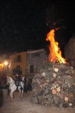 Borriol vive Sant Antoni con la hoguera y la procesión