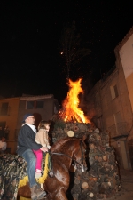 Borriol vive Sant Antoni con la hoguera y la procesión