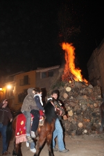 Borriol vive Sant Antoni con la hoguera y la procesión