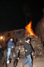 Borriol vive Sant Antoni con la hoguera y la procesión