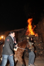 Borriol vive Sant Antoni con la hoguera y la procesión