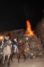 Borriol vive Sant Antoni con la hoguera y la procesión