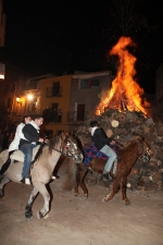 Borriol vive Sant Antoni con la hoguera y la procesión