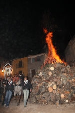 Borriol vive Sant Antoni con la hoguera y la procesión