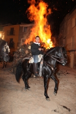Borriol vive Sant Antoni con la hoguera y la procesión