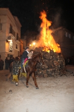 Borriol vive Sant Antoni con la hoguera y la procesión