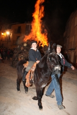 Borriol vive Sant Antoni con la hoguera y la procesión