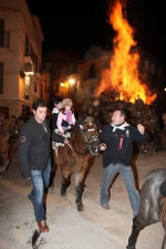 Borriol vive Sant Antoni con la hoguera y la procesión